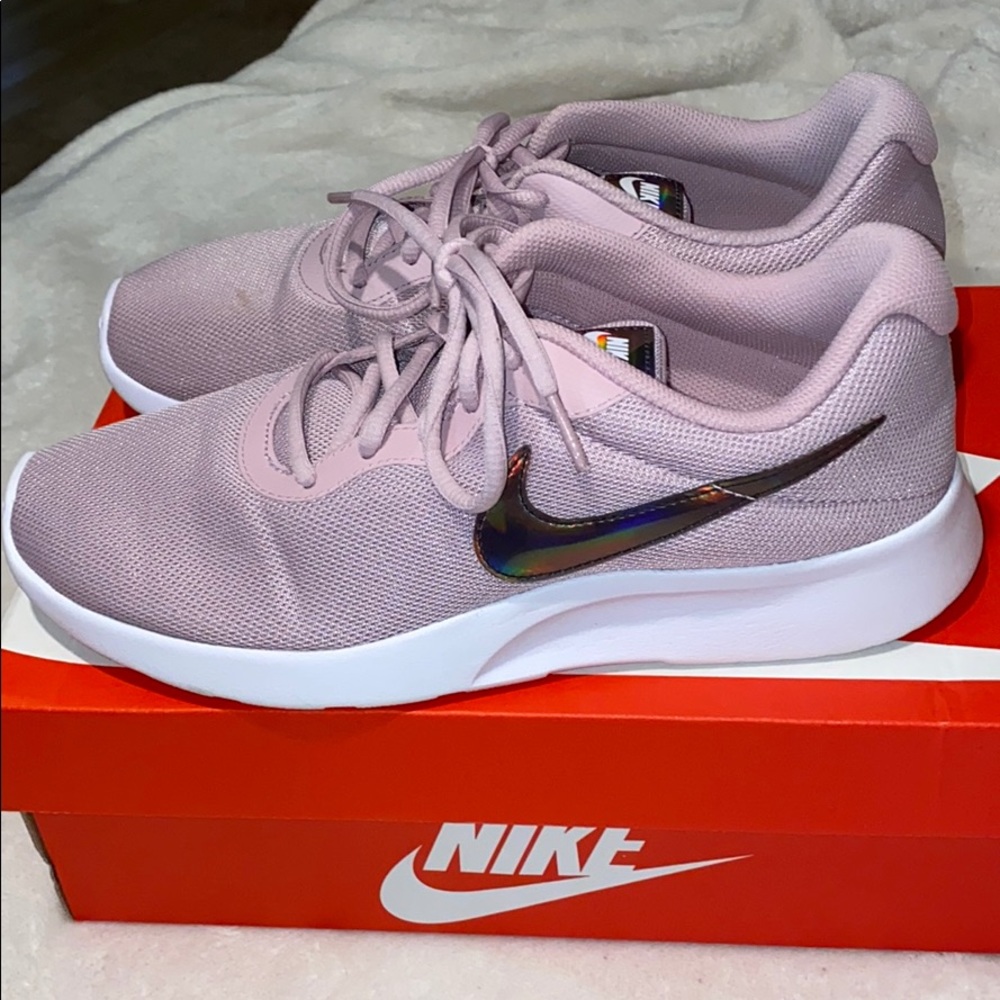 Women’s Nike tank in